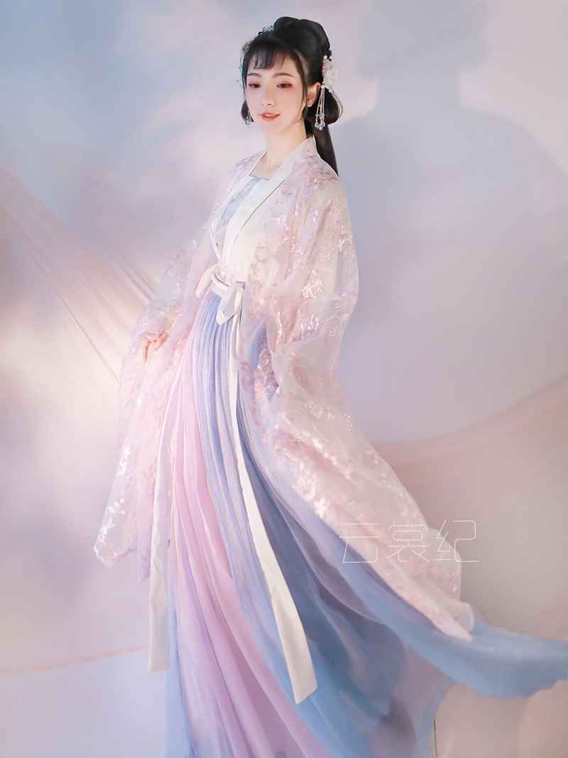 女性用本格オリジナル漢服アンサンブル: 優美な魅力を備えた絶妙な春/秋の服装
