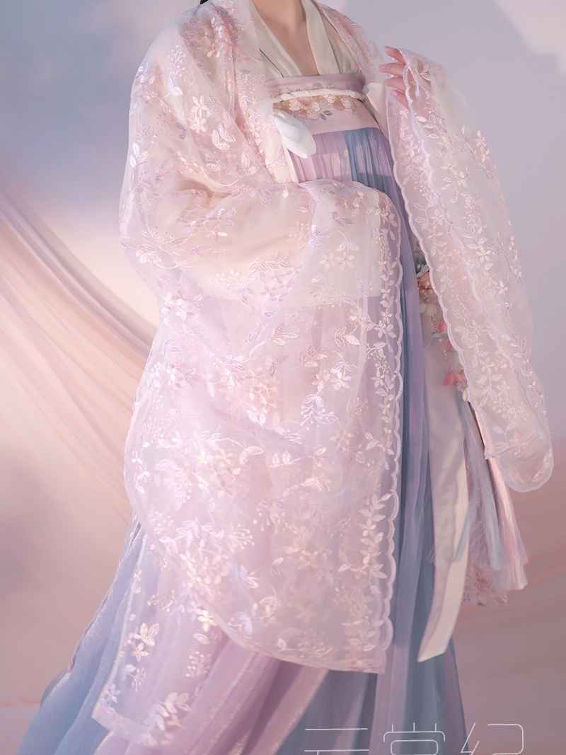 女性用本格オリジナル漢服アンサンブル: 優美な魅力を備えた絶妙な春/秋の服装