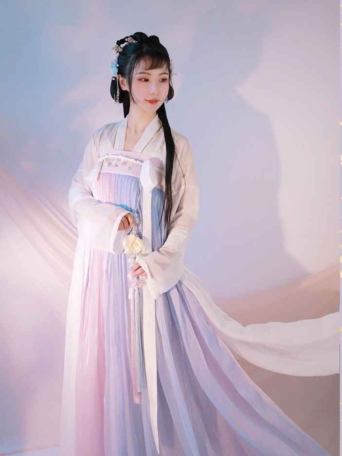 女性用本格オリジナル漢服アンサンブル: 優美な魅力を備えた絶妙な春/秋の服装