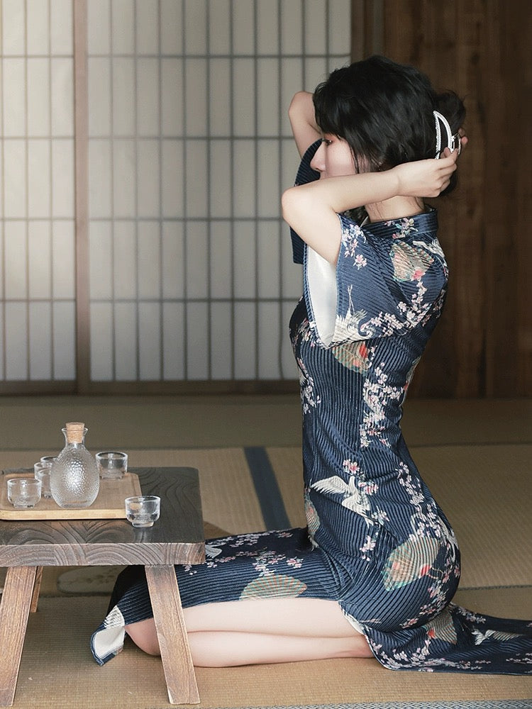 ヴィンテージエレガンス:2024秋の新作袍ドレス、レトロなツイストと長袖