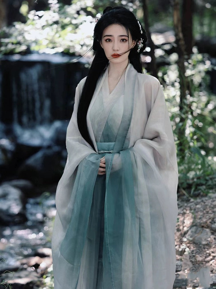 絶妙な優美な漢服ドレス:日常着としての中国の伝統的な服装