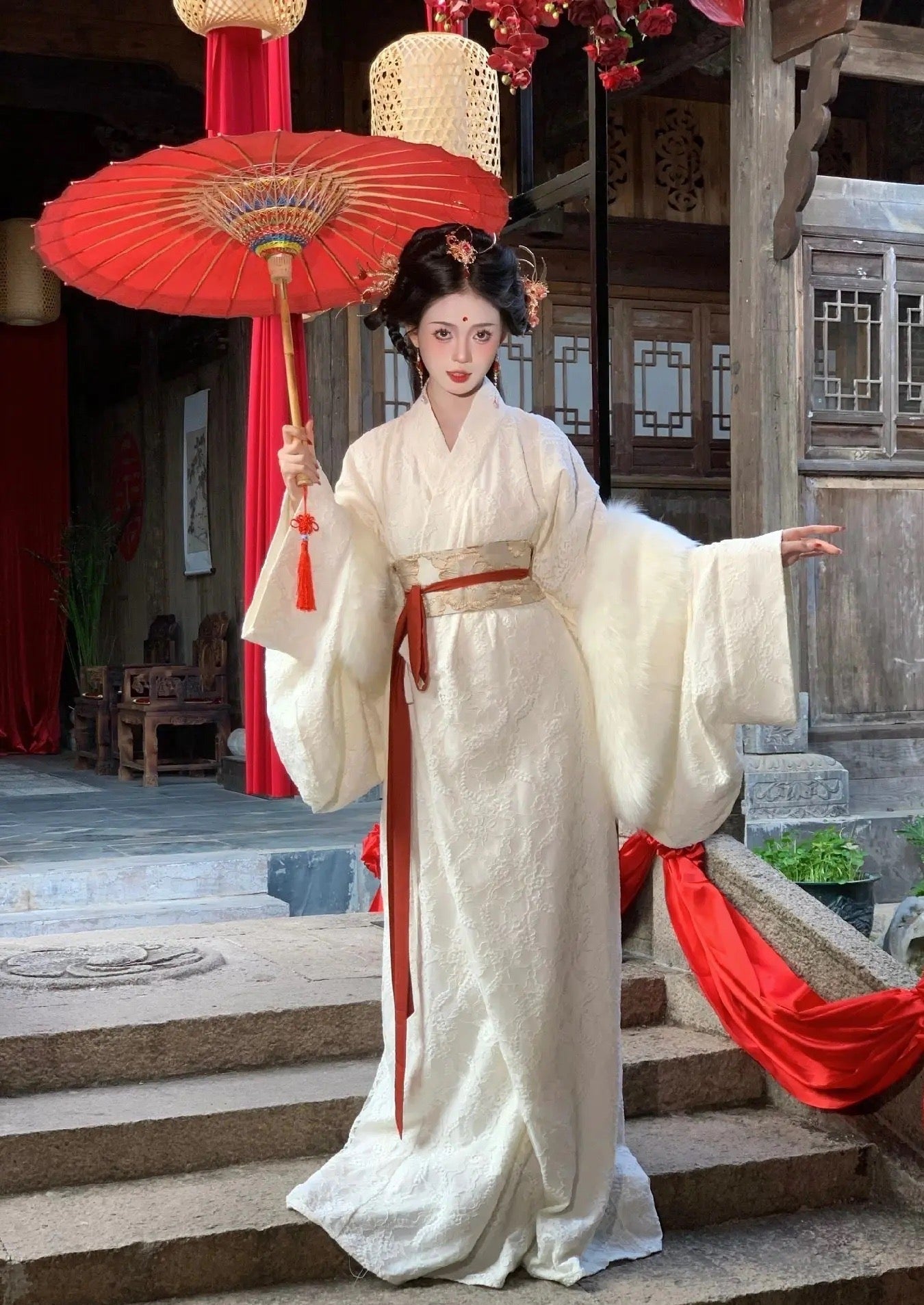 白い戦国ローブ: 古代中国の女性用漢服 - 2024 年新リリース