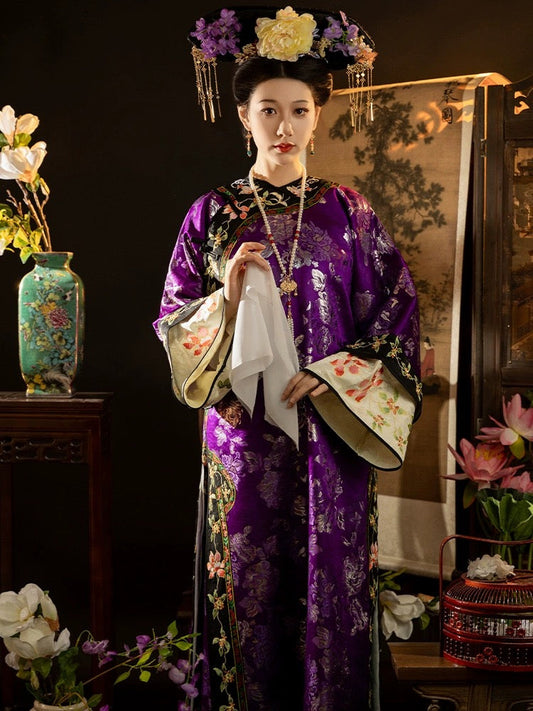 清朝宮廷の優雅な漢服ドレス:貴婦人の豪奢なアンサンブル
