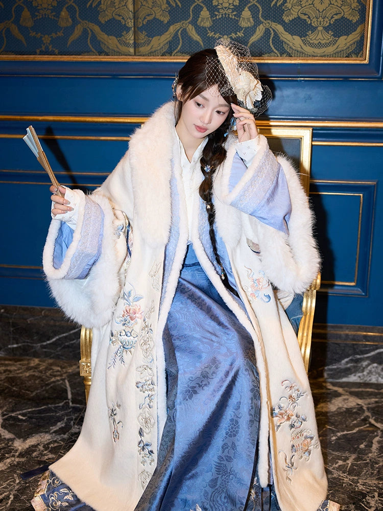 Chang Ting Xin Yue : Dou-Gong Exoskeleton