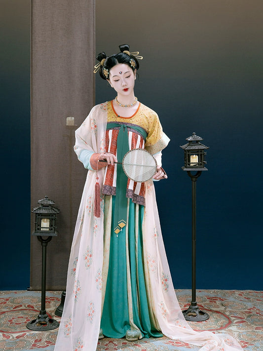 Lookbook Series Palace Tang Dynasty Hanfu Gold Stained Screen