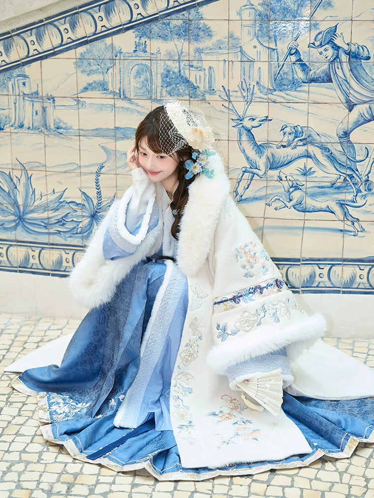 Chang Ting Xin Yue : Dou-Gong Exoskeleton