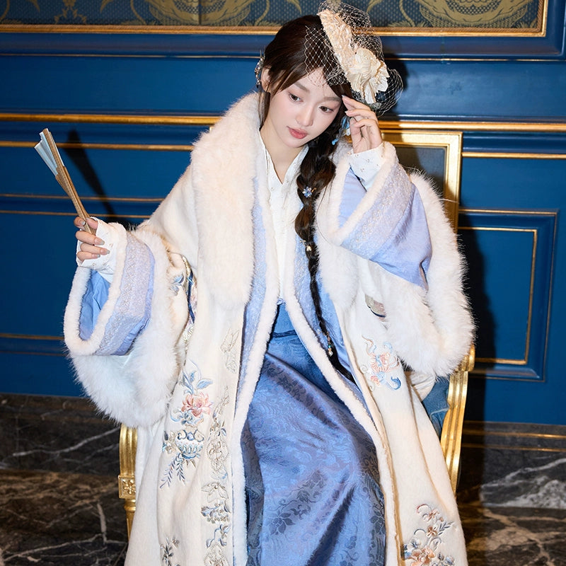 Chang Ting Xin Yue : Dou-Gong Exoskeleton