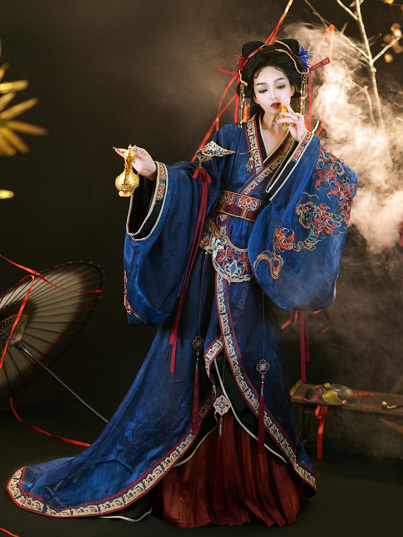 Lookbook Series Shore Snake Spirit