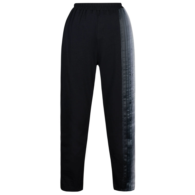 Heisong He : Onyx Pine Crane