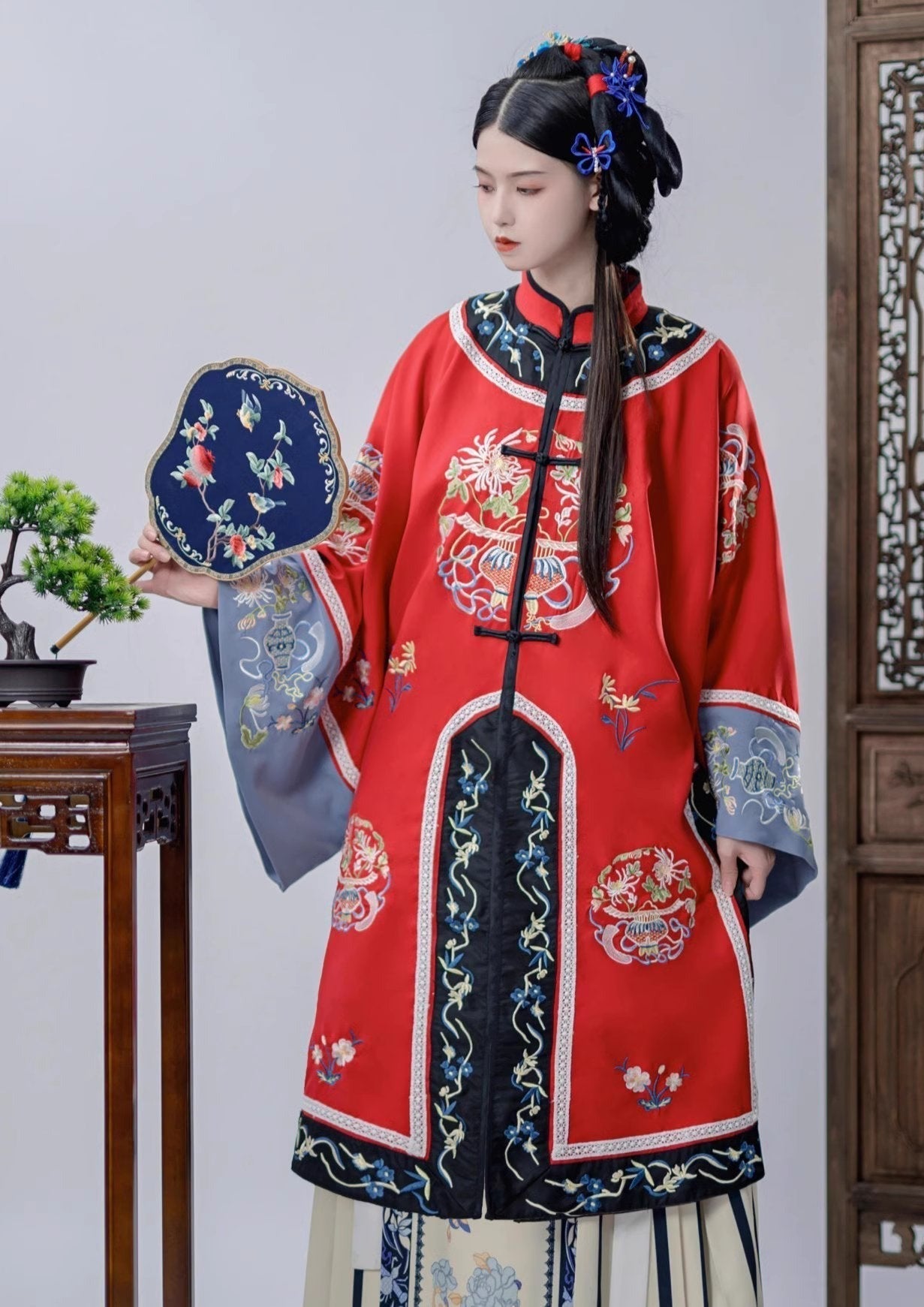 清朝の優雅さ:馬の顔の刺繍スカートが付いた女性用ダブルブレスト春夏漢服