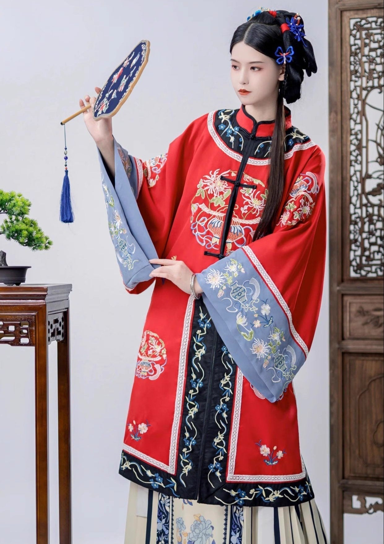 清朝の優雅さ:馬の顔の刺繍スカートが付いた女性用ダブルブレスト春夏漢服