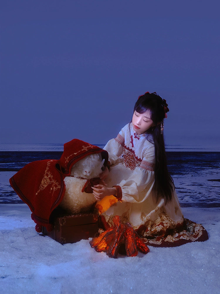 Hongyu Yao : Vermilion Jade Ballad-Cape