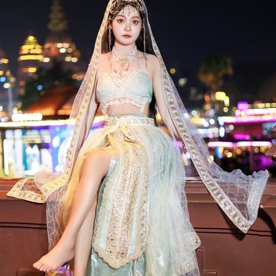 Silk Road Glamour Series Insta-Expeditions Hanfu 4