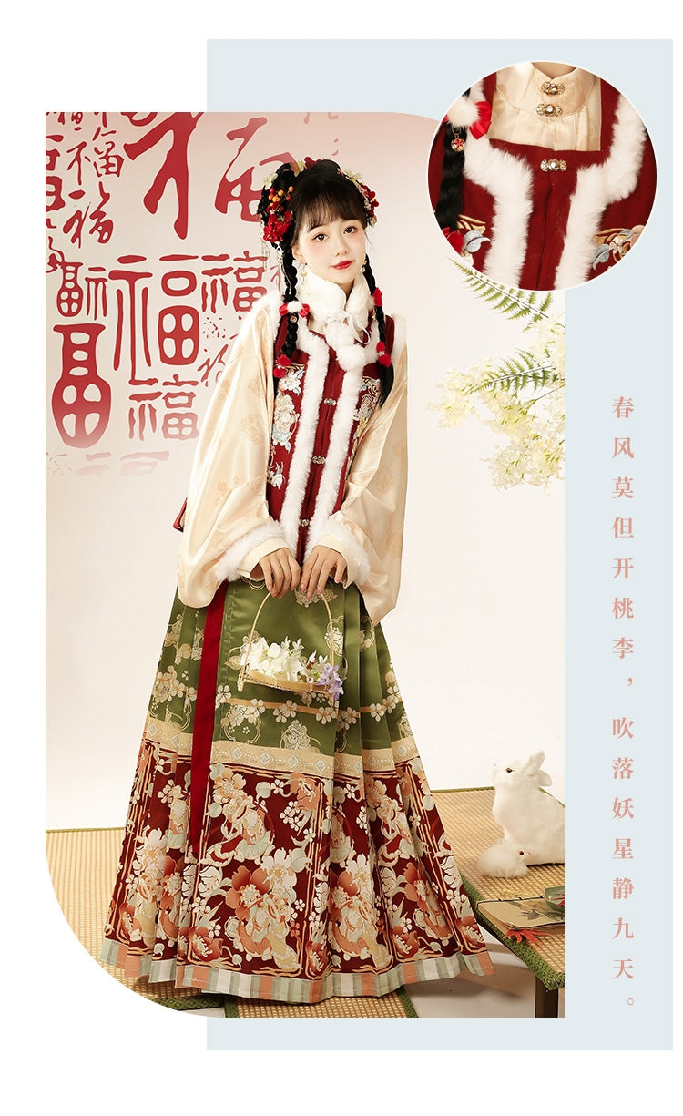 明朝のお祝いの赤いスパンコール付き漢服ケープ:冬のお祝いのための絶妙な中国スタイル