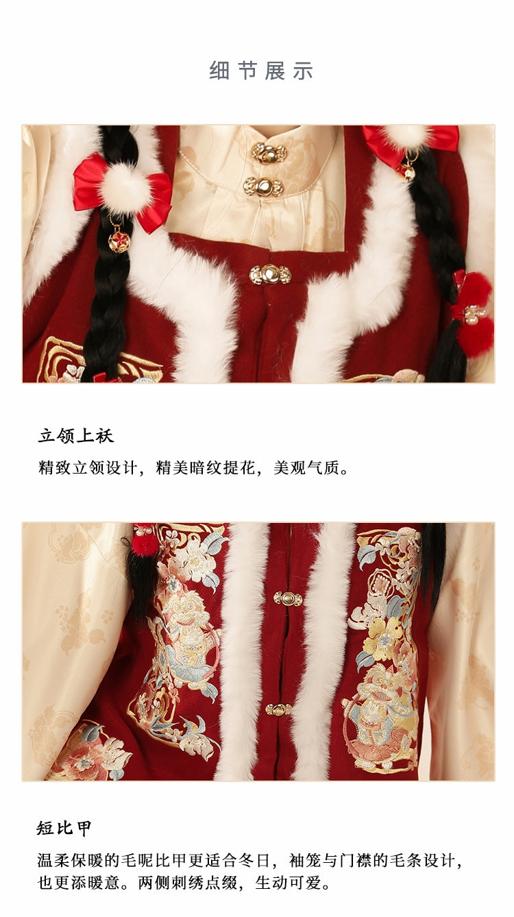 明朝のお祝いの赤いスパンコール付き漢服ケープ:冬のお祝いのための絶妙な中国スタイル
