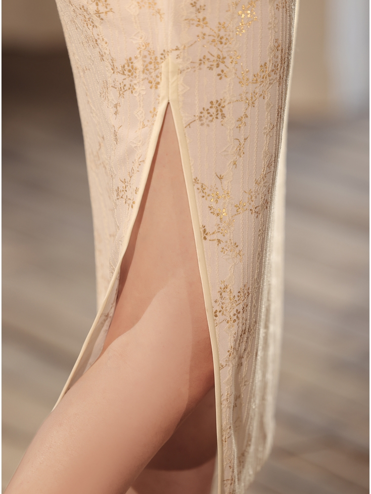 Timeless Elegance: 2024 Summer Edition Lace and Gilt-modified Qipao