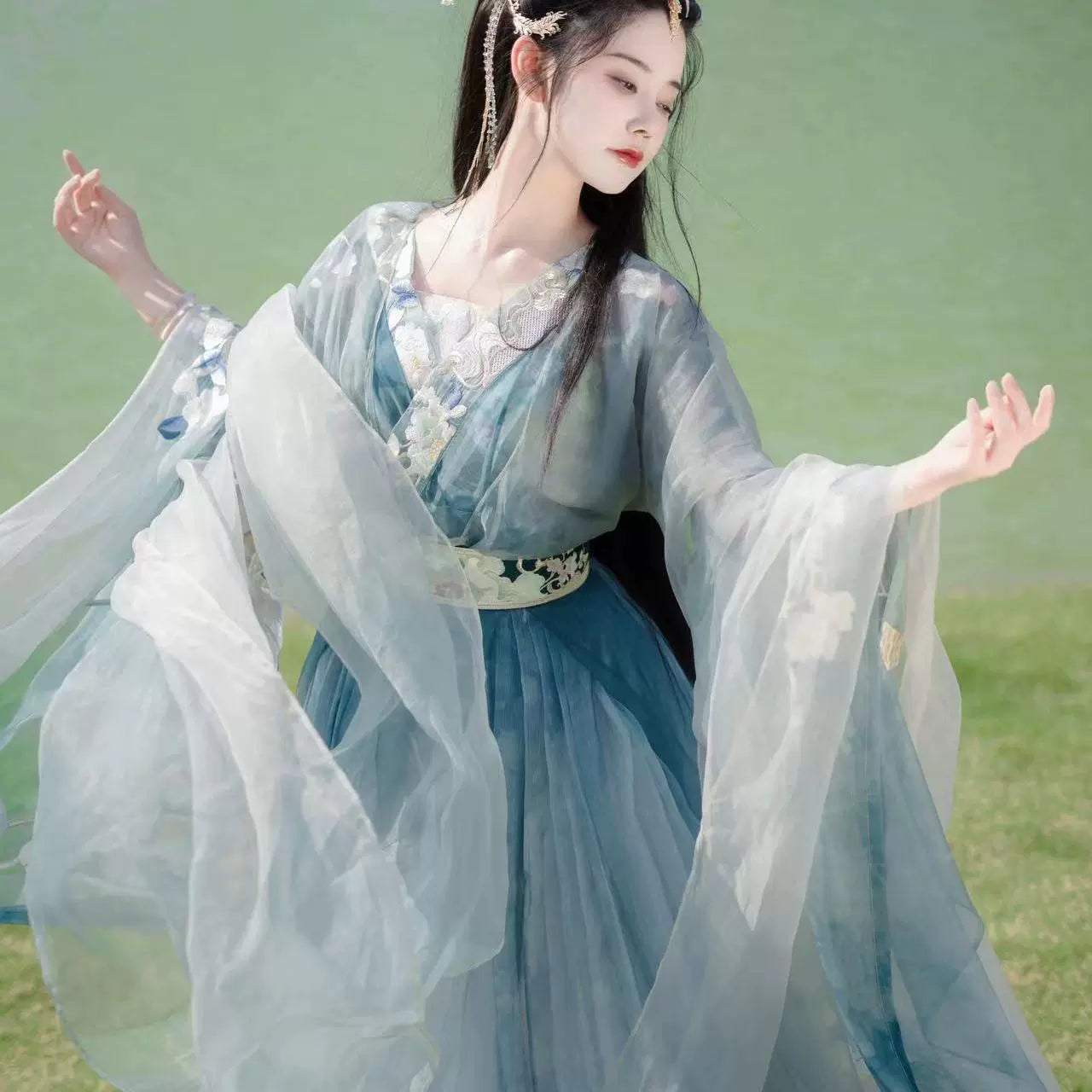 Haute Couture Series Woven Fabric Embroidered Hanfu Qing Huan Novempax Peaceglade