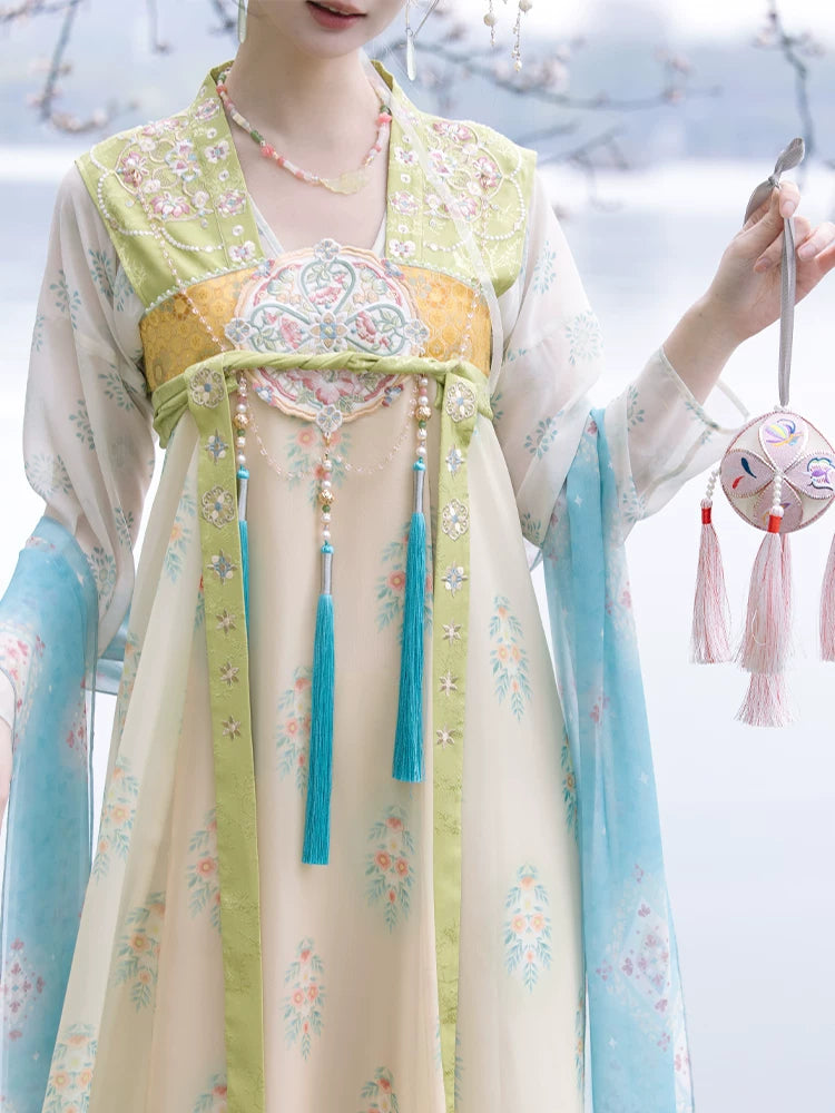 Lookbook Series Oriole Song Embroidered Dream