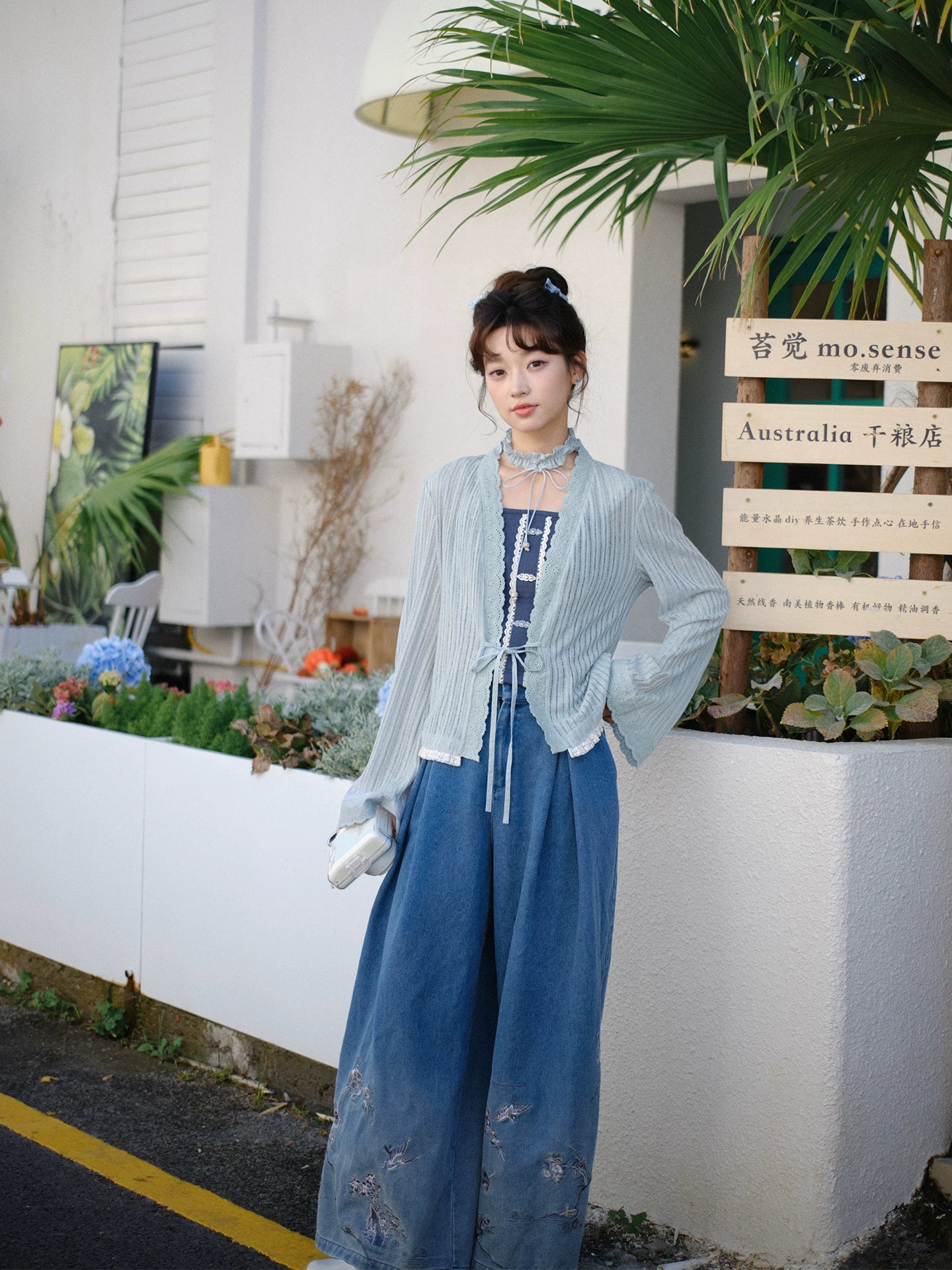 Mu Lan Deng : Orchid Lamp