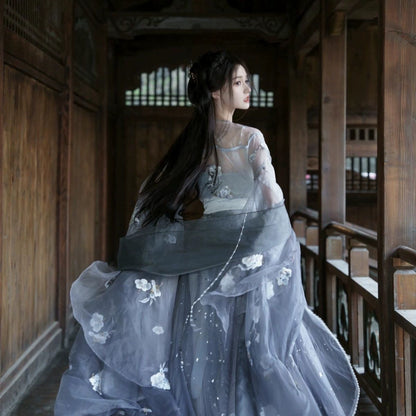 Cloud-Kissing Nature Series Melancholy Arch Wei Hanfu