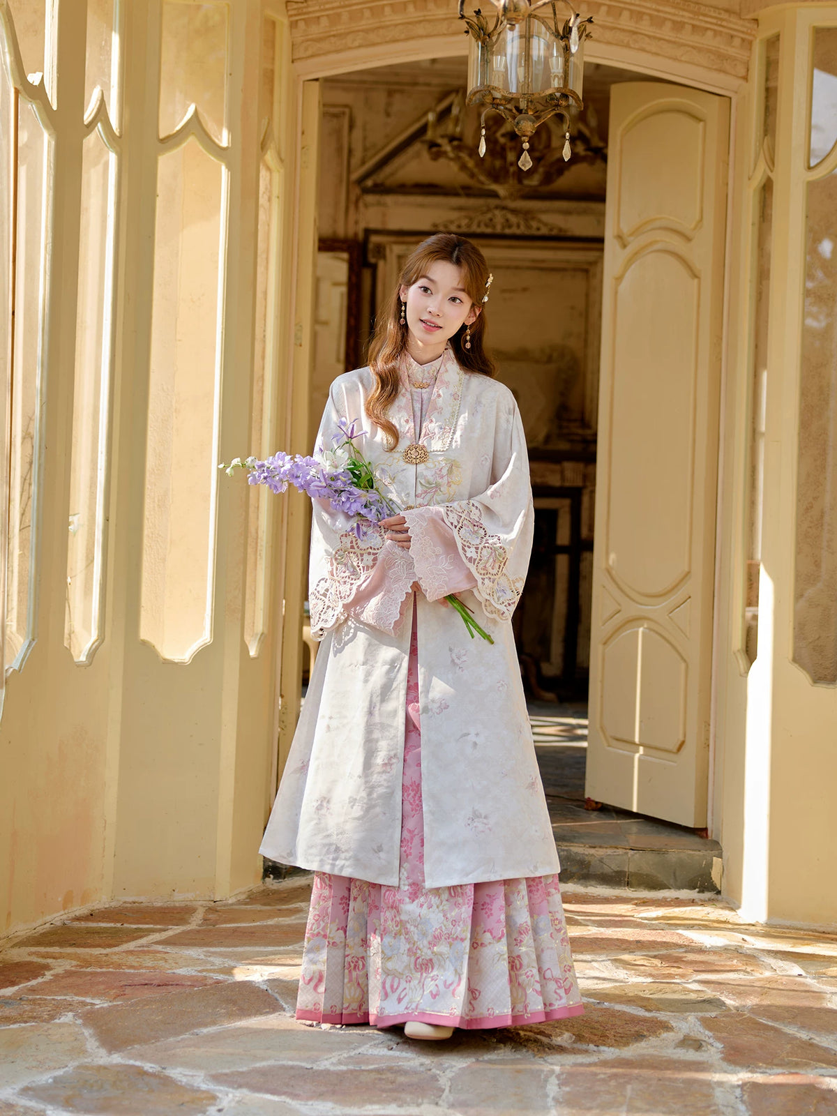 Qi Chun Se ：Perching Spring Hue