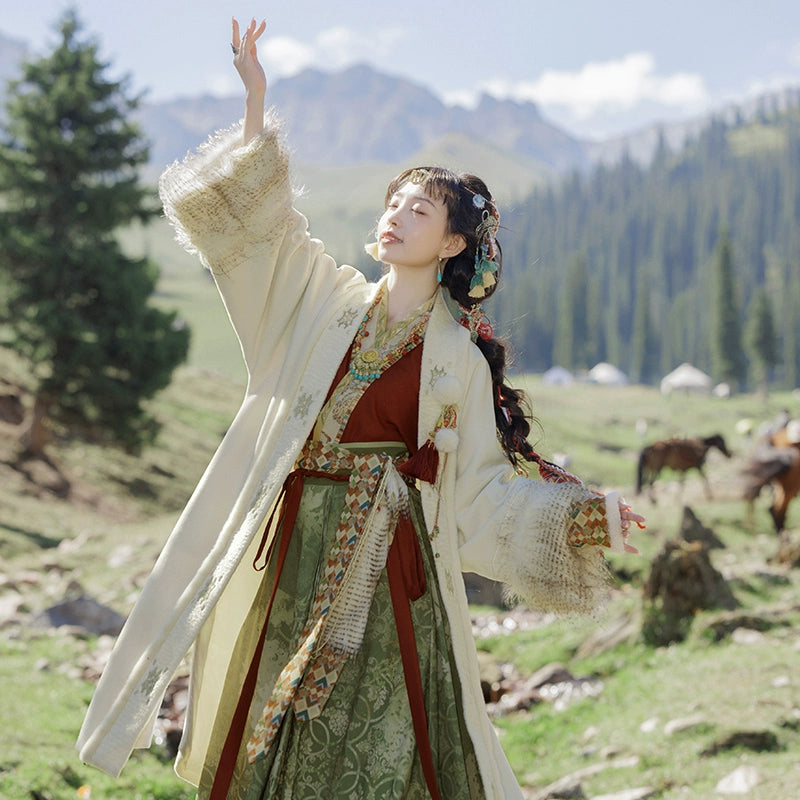 Chiyan Cangxue : Crimson Flame on Pale Snow