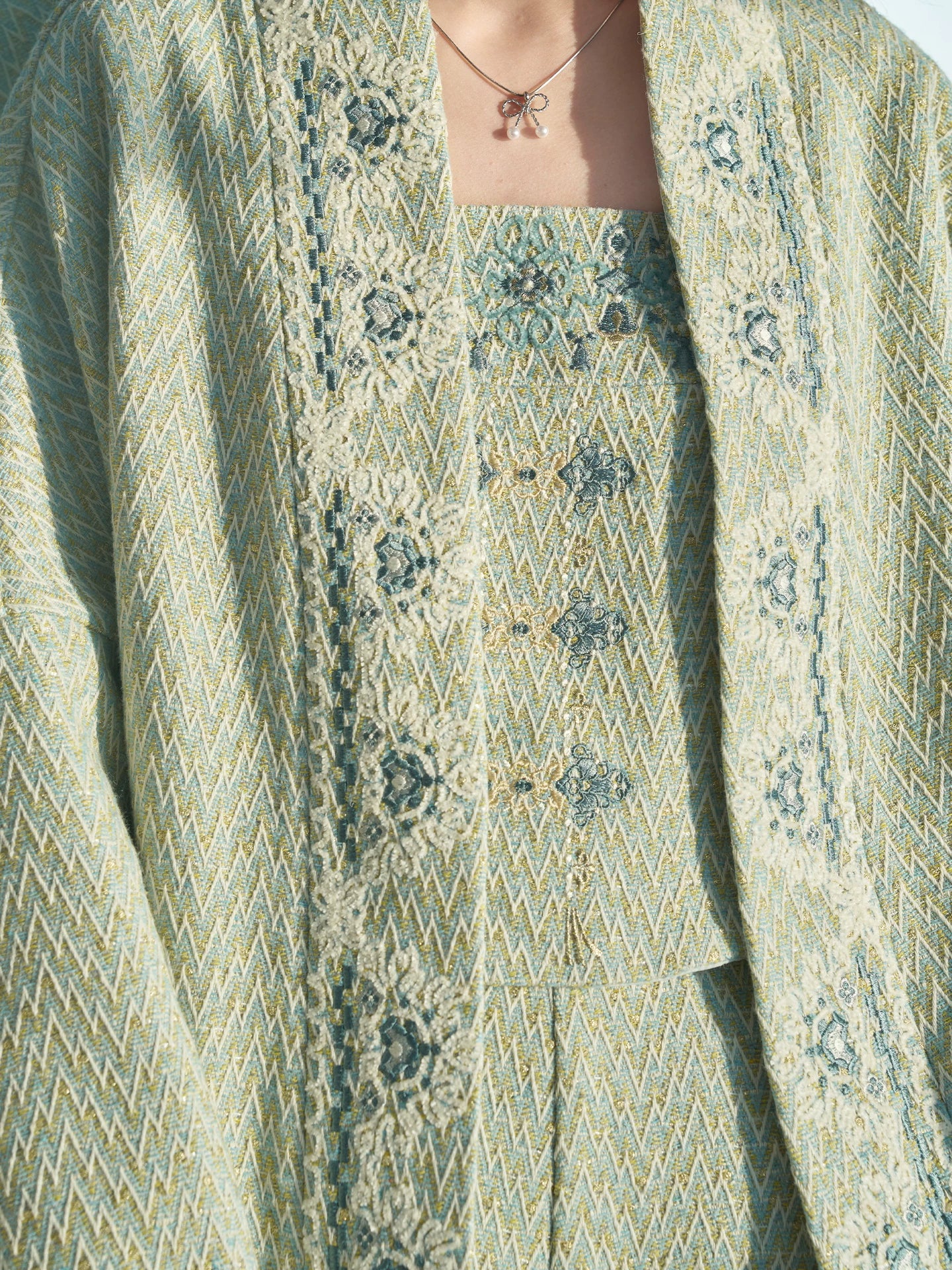 Chun Rong : Spring Plush