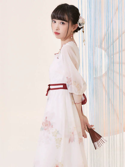 Banzhan Hong : Half-Unfurled Crimson