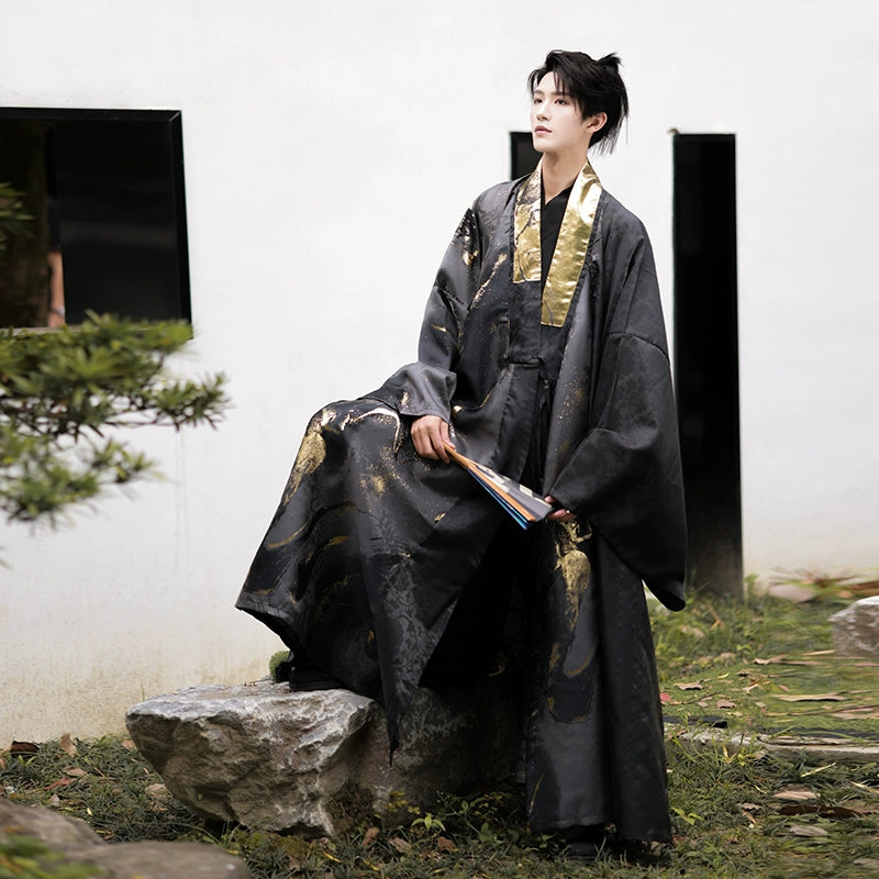 Song Dynasty Hanfu: Elegant Yuanshi large-sleeved shirts, noble Jin and Tang Dynasty menswear, adorned with jade pendants and fans. Made in the Ming Dynasty Taoist robes: gold and black textured, embodying aristocratic refinement.