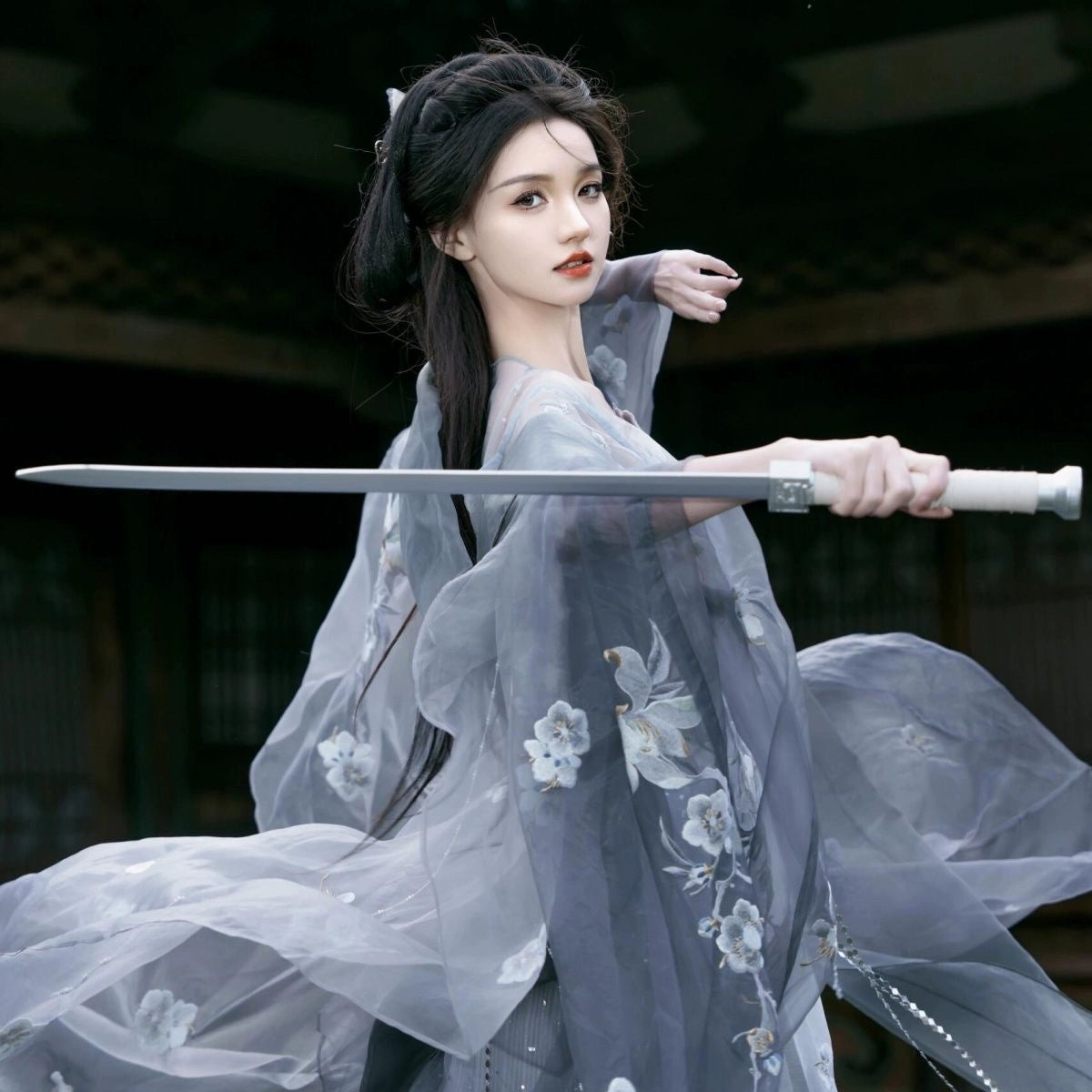 Cloud-Kissing Nature Series Melancholy Arch Wei Hanfu