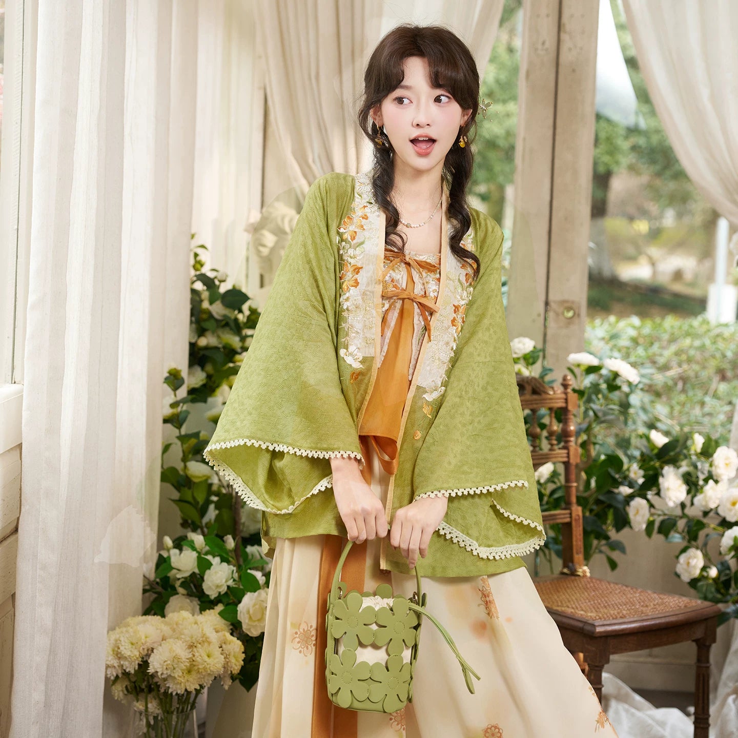 Dai Chun Feng : Wait Spring Wind