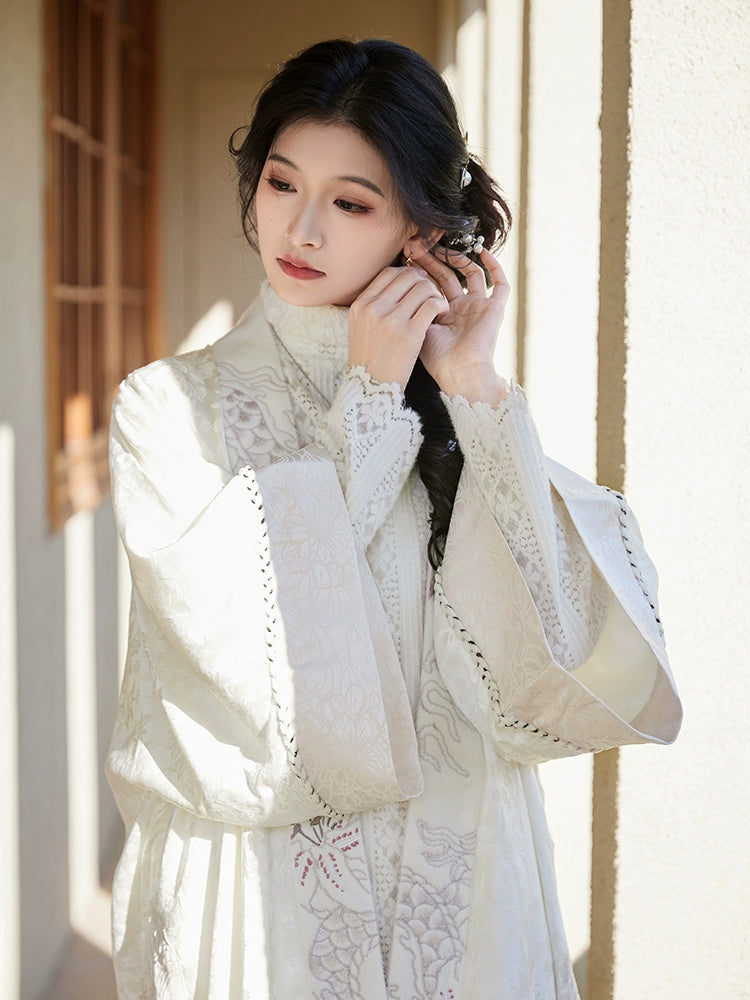 Mei Shan Nong Yu : Jade Hunter In Plum Mountains-Gown