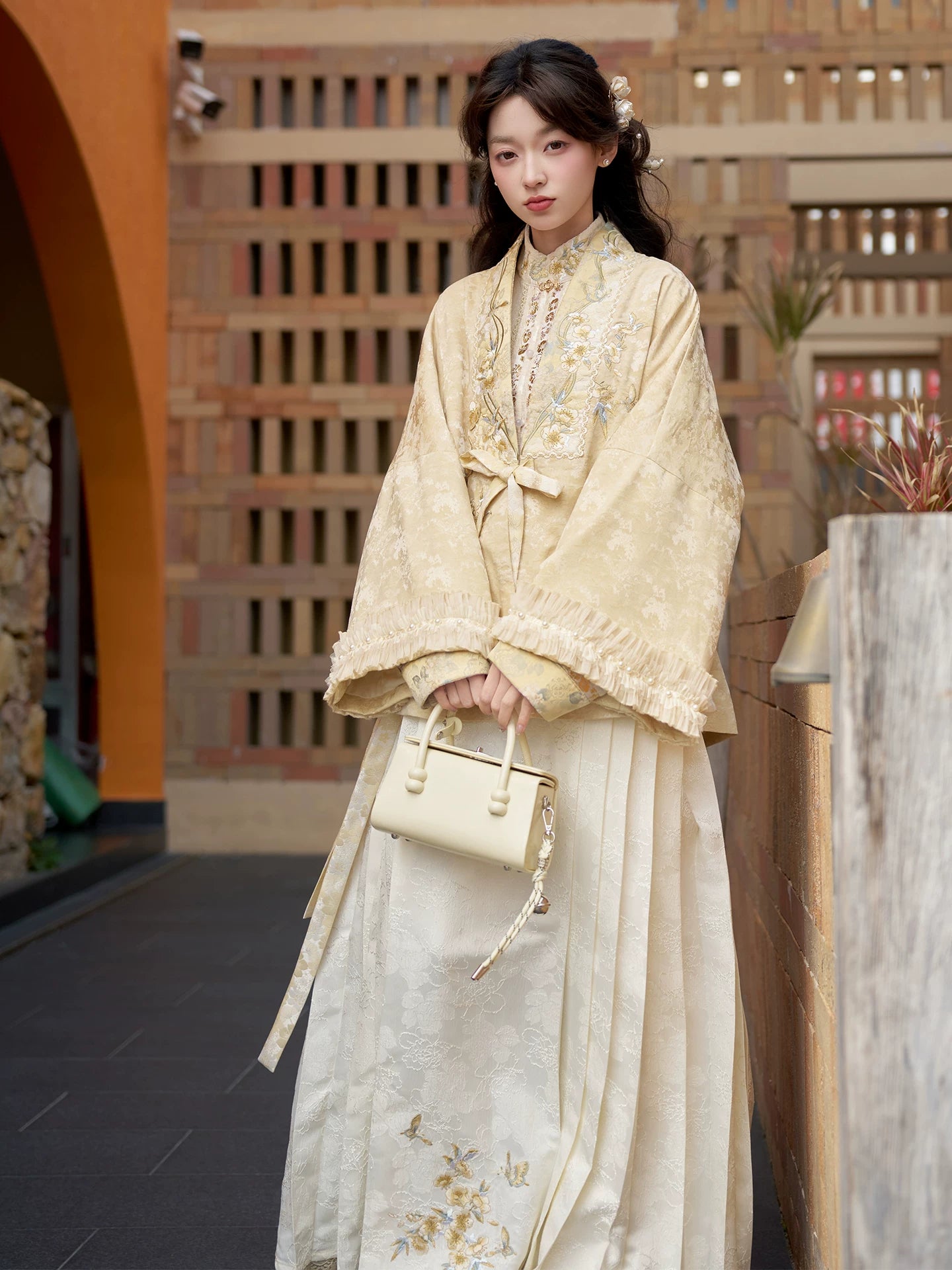 Li Yuan Xiao : Pear Garden Dawn