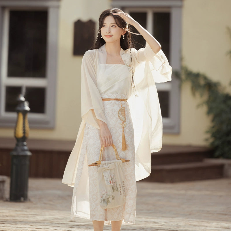 Shuyun Lueyue Qingxia Se : Cloud-Comb Moon-Skim