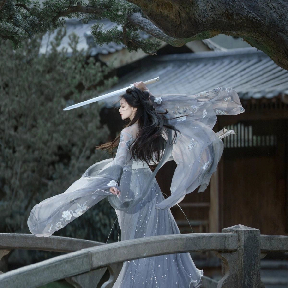 Cloud-Kissing Nature Series Melancholy Arch Wei Hanfu