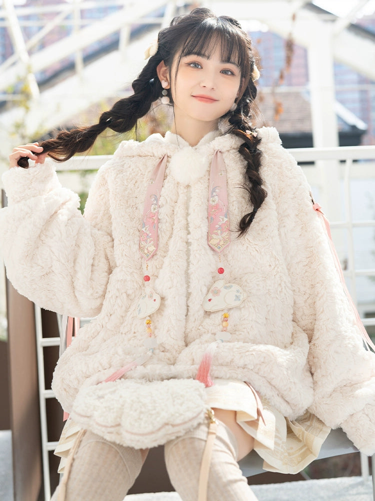 Rongtu Nuannuan : Plush Bunny Warmth