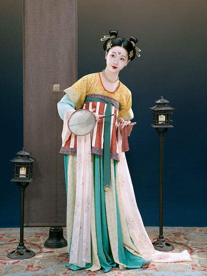 Lookbook Series Palace Tang Dynasty Hanfu Gold Stained Screen