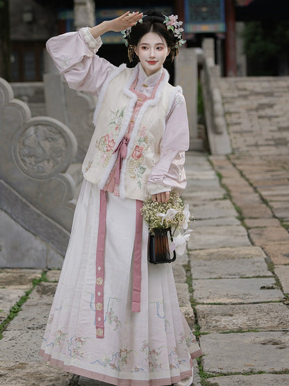 Lookbook Series Hua Ruo Winter Hanfu