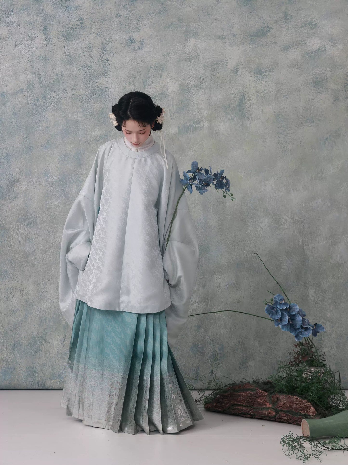 Shangyao Retreat Series Blue Satin Ming Hanfu