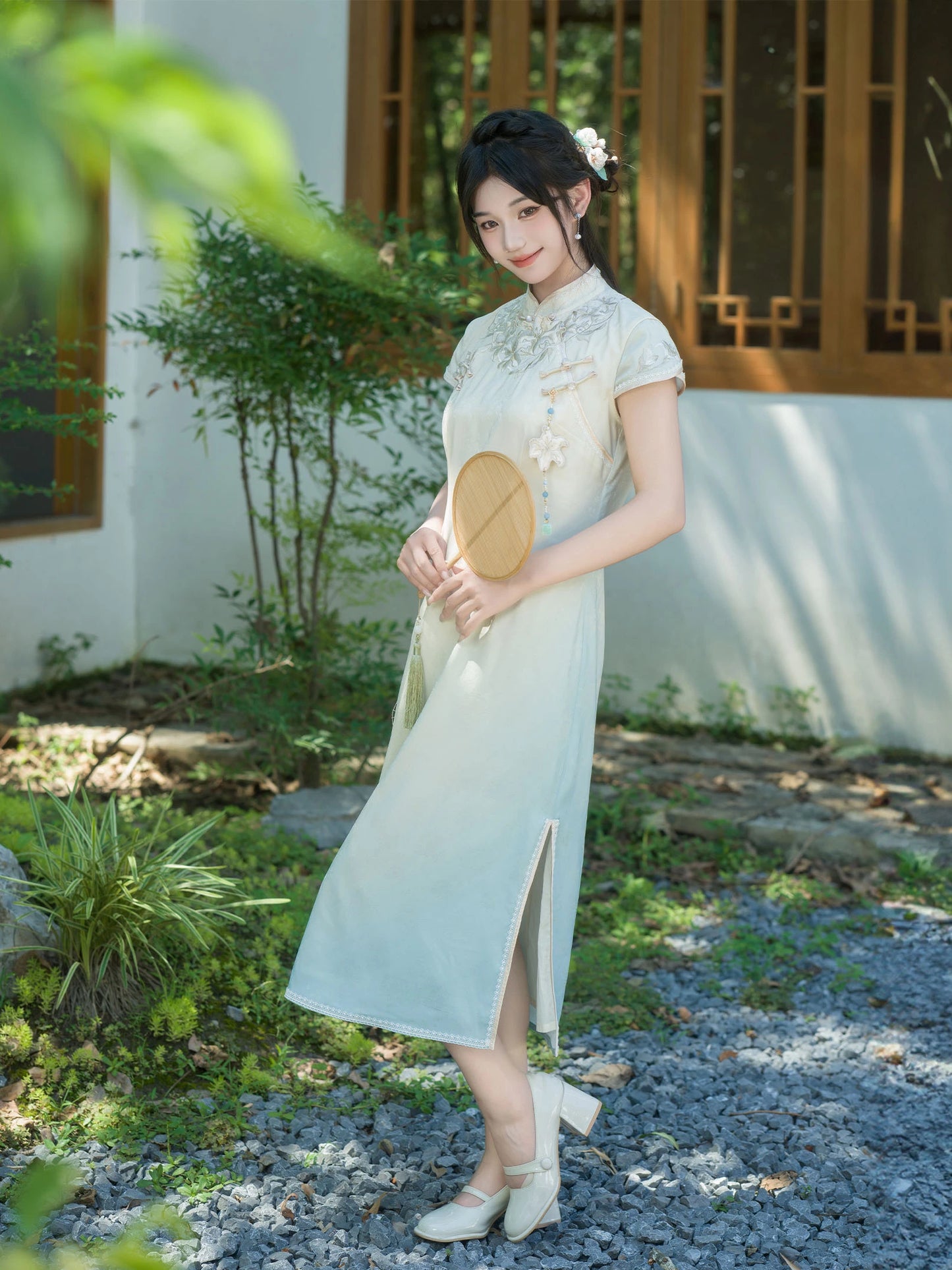 Serene Return Series Field Madonna