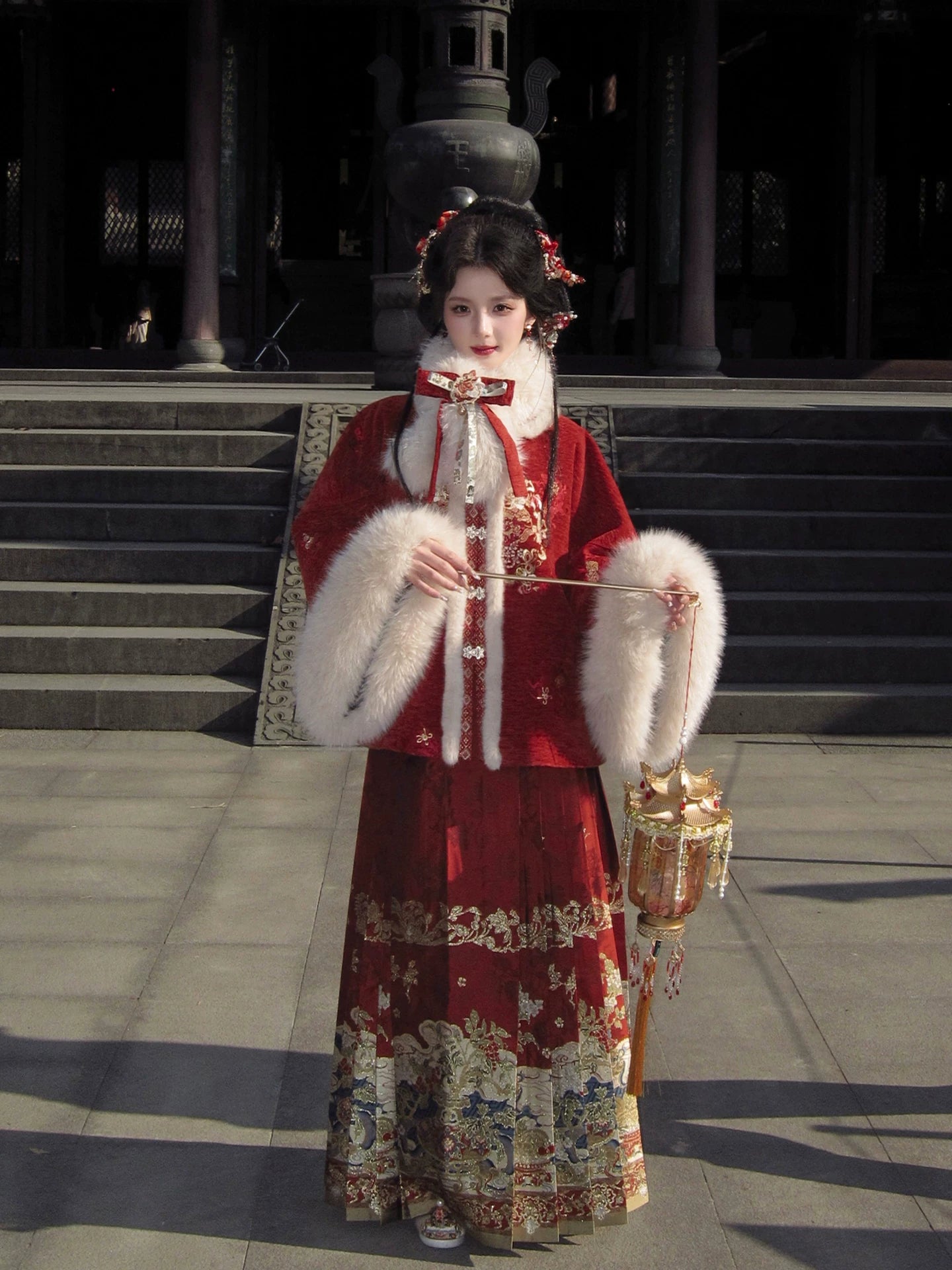 Liu Dan Huai Xue : Red Glow with Snow