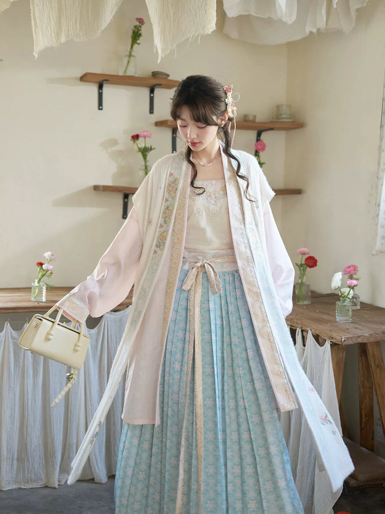 Lan Zhi : Misty Branch