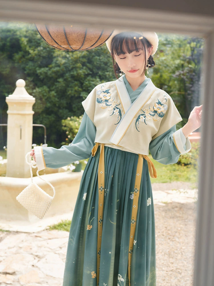 Qingyue : Cerulean Moon