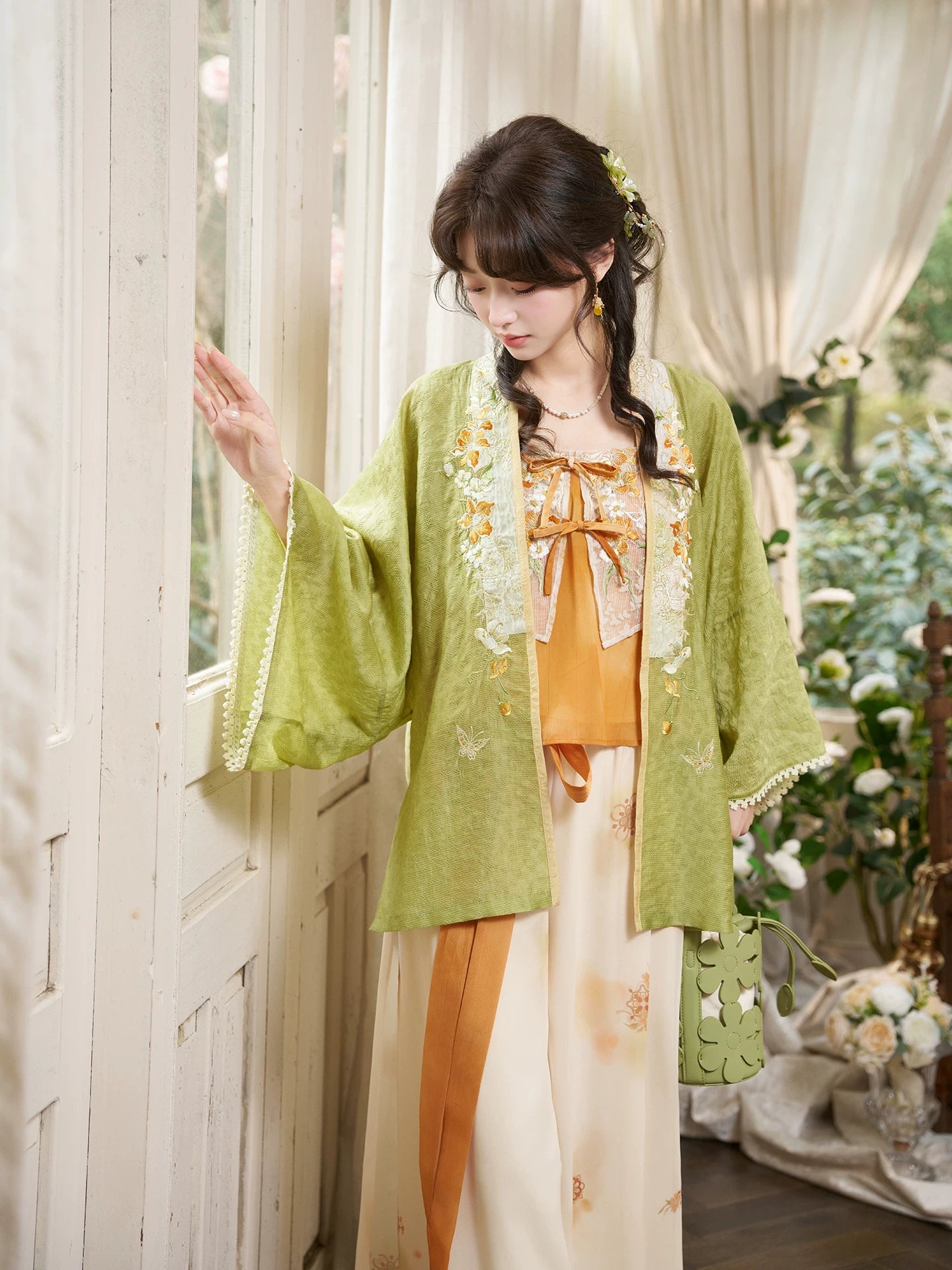 Dai Chun Feng : Wait Spring Wind