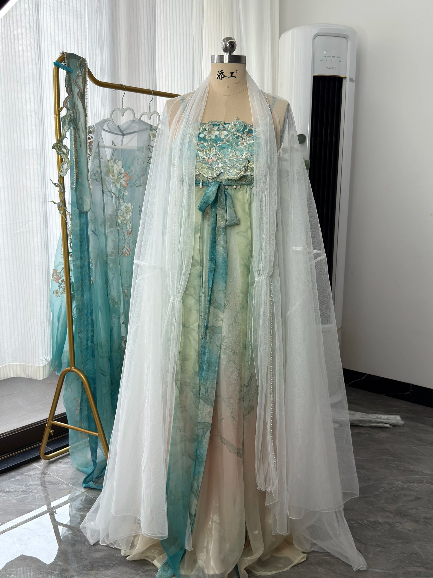 Cloud-Kissing Nature Series Apricot Blossoms in Light Rain Wei Hanfu