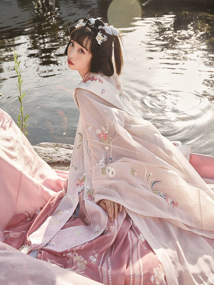 Hanguang Yurui : Luminous Pistil-Large Sleeve Shirt+Ceremonial Cape