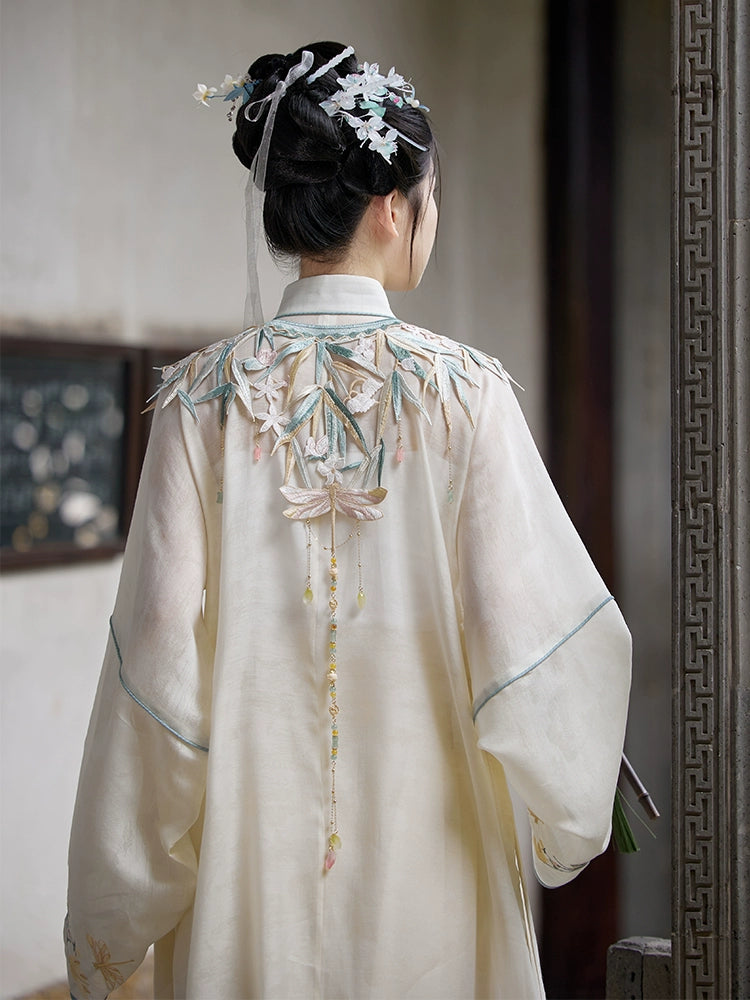 Lookbook Series Hanfu Cloud Shoulder Chinese Style Horse Face Skirt Set