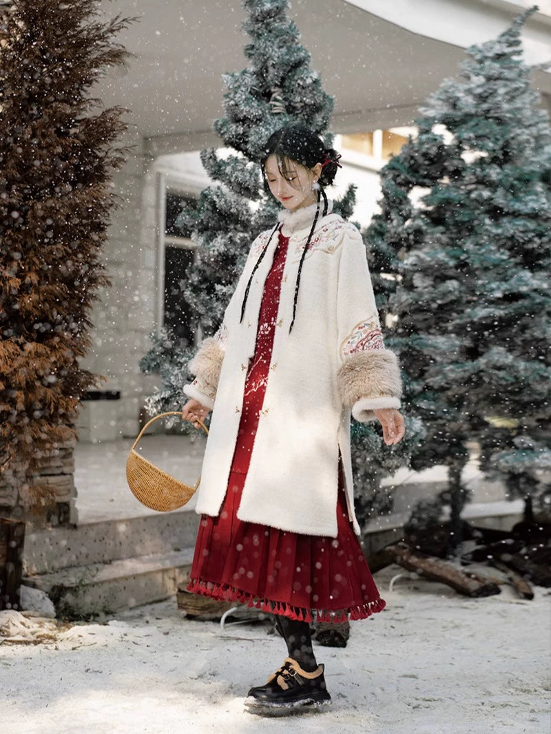 Lookbook Series Ethnic Winter Hanfu Bisque Hong Mei