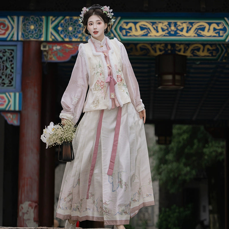 Lookbook Series Hua Ruo Winter Hanfu