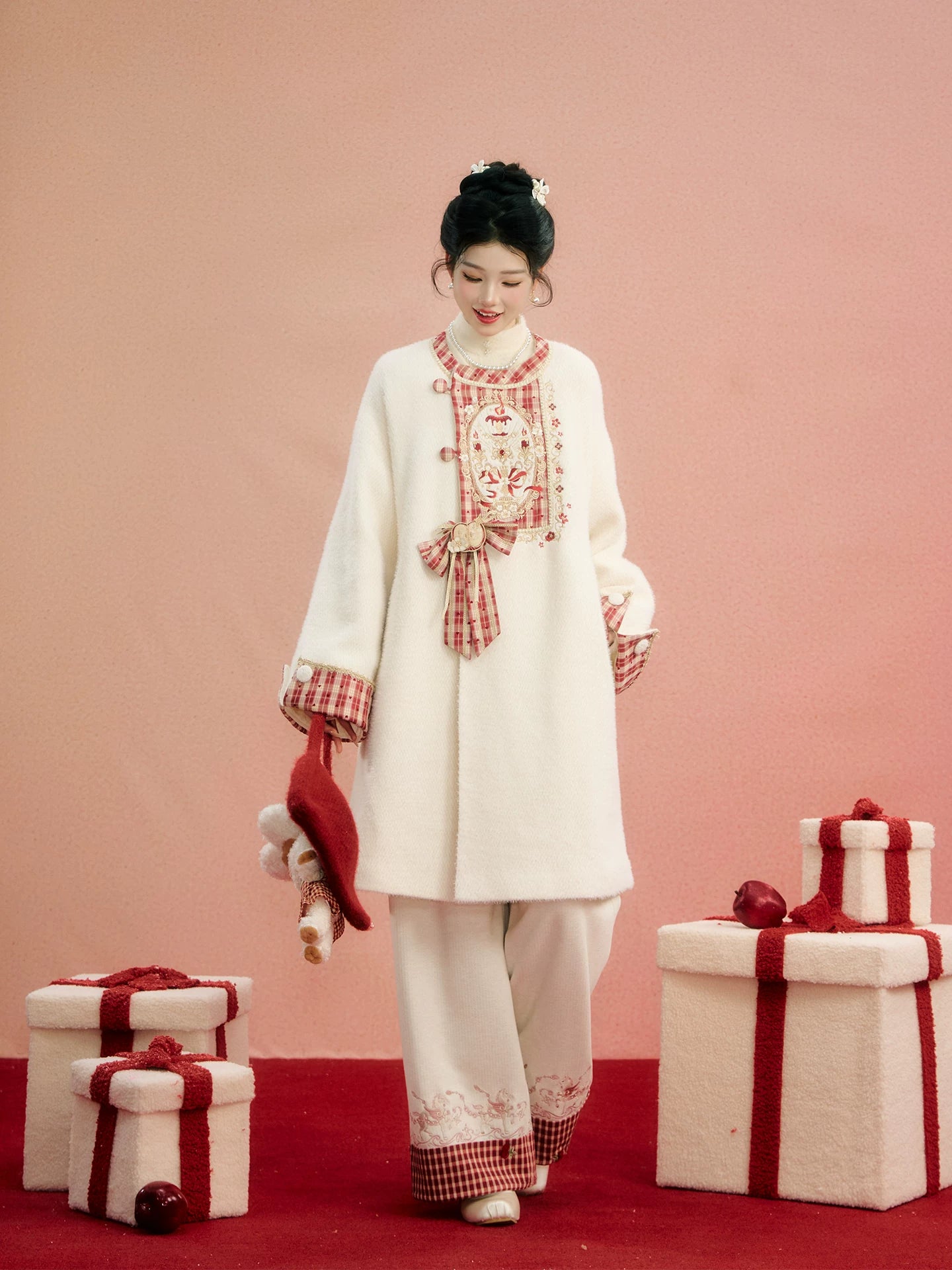 Lookbook Series Scarlet Feast